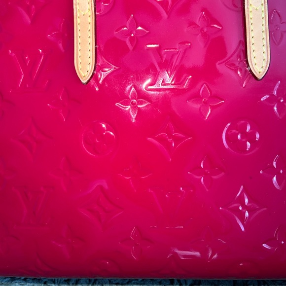 LV Preloved Vernis Tote Bag, Red/Framboise size Small. - Picture 5 of 9